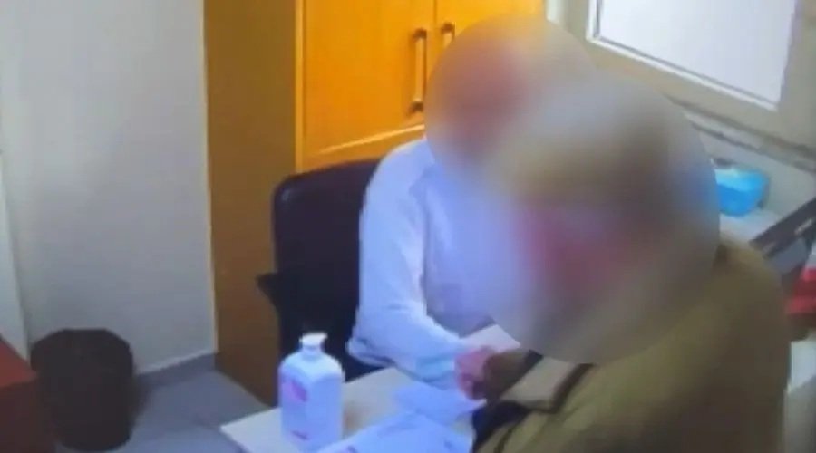 Rüşvet Soruşturmasında Tutuklanan Doktorlardan Biri Suçunu Kabul Etti: “Hırslarıma Yenildim”dedi 1 doktor rusvet